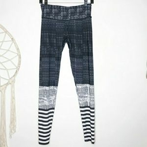 Onzie Flow Patterned Leggings